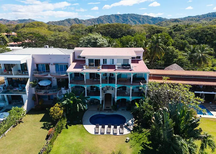 Beachfront Penthouse With Panoramic Ocean Views *