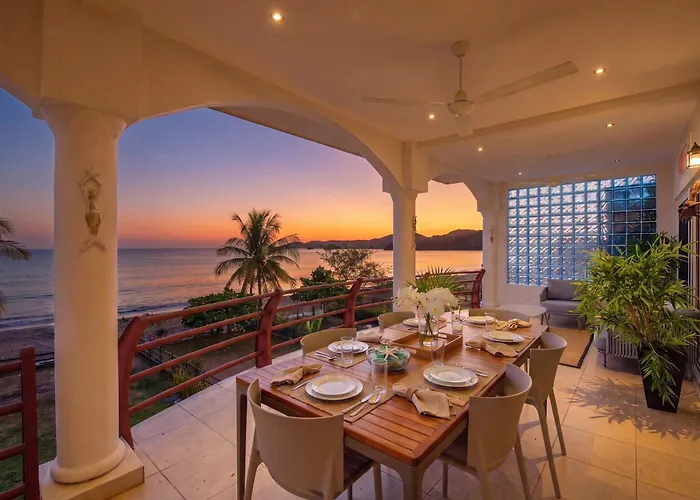 Ferienhaus Beachfront Penthouse With Panoramic Ocean Views