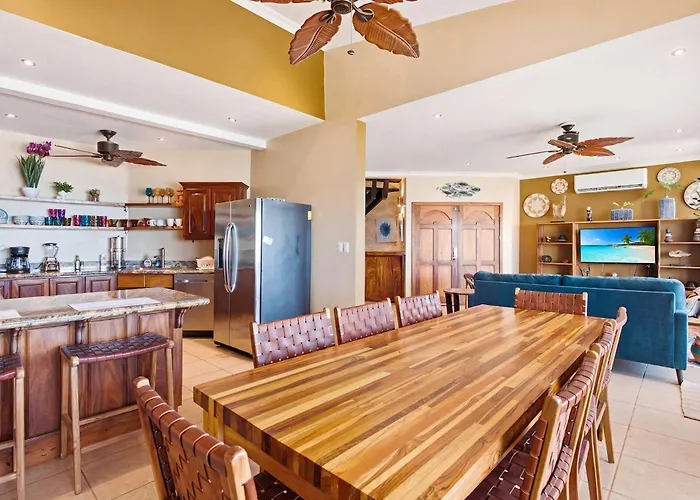 Beachfront Penthouse With Panoramic Ocean Views Ferienhaus *